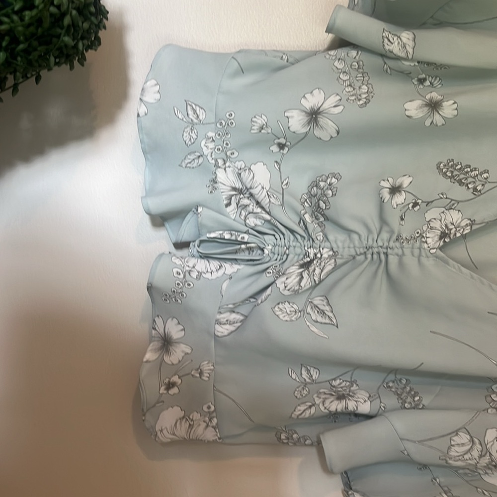Express Ruched Top - Picture 3 of 4